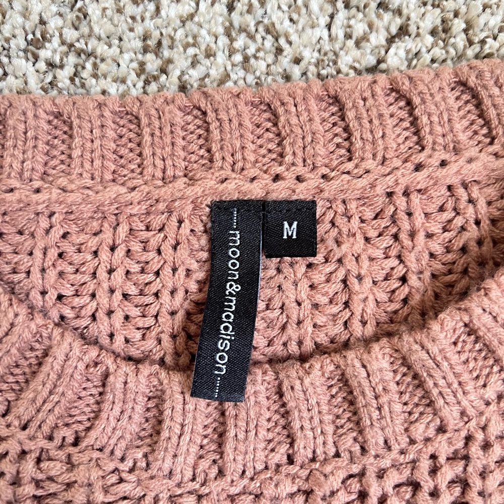 moon & madison Dusty Pink Textured Sweater size M - Picture 4 of 6
